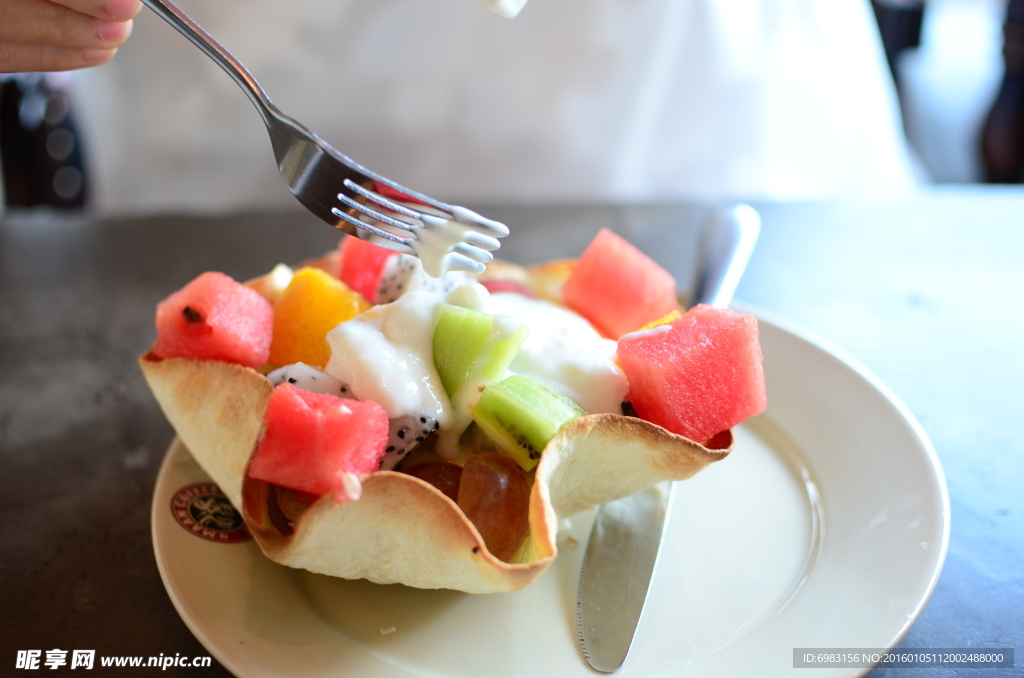 咖啡店的水果沙拉