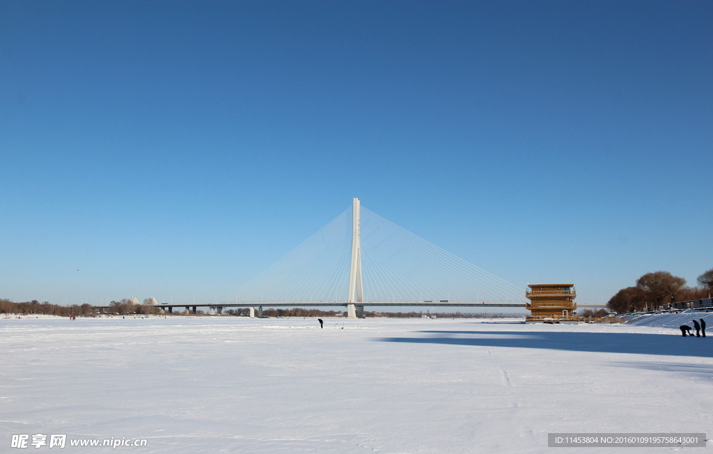松花江雪景