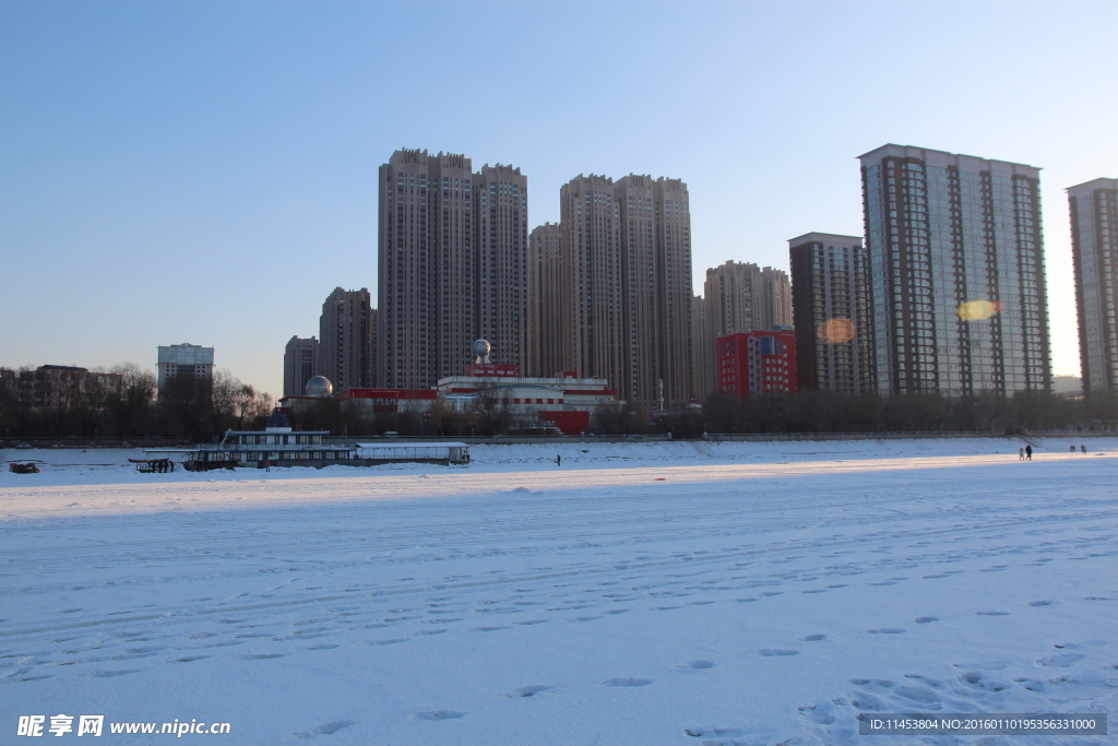 松花江雪景