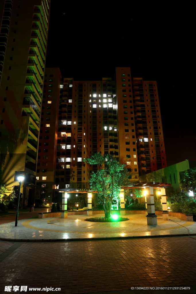 小区夜景