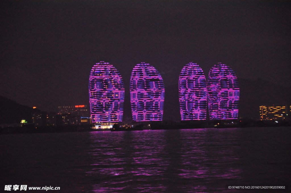 凤凰岛的灯光