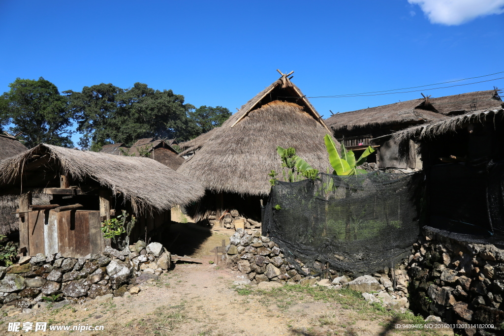 翁丁佤族原生态村