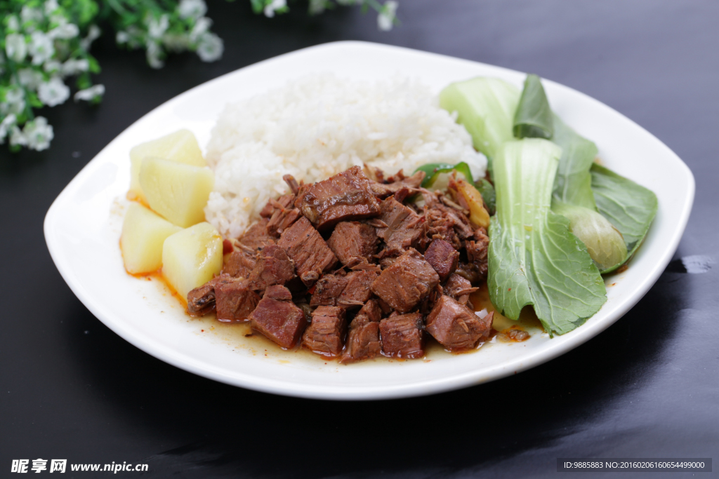 土豆牛肉盖饭