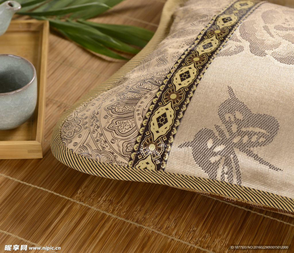 凉枕反面局部图片