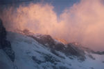 雪山上的朝霞