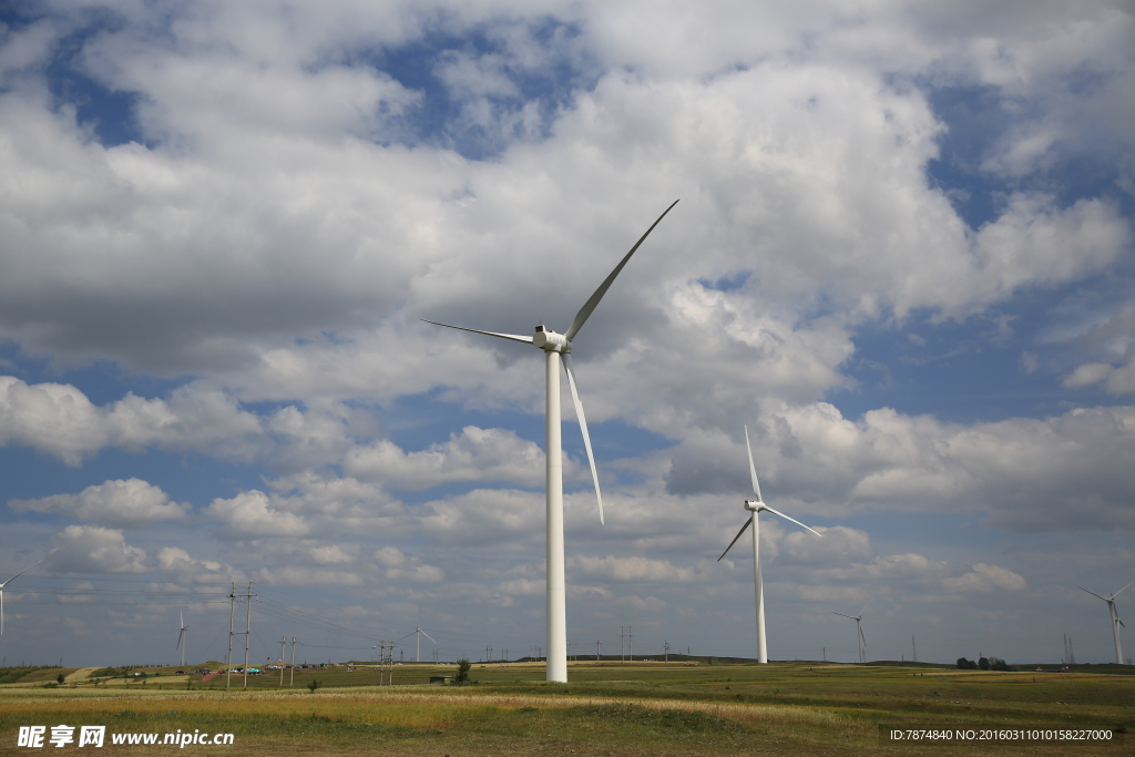 草原天路大风车