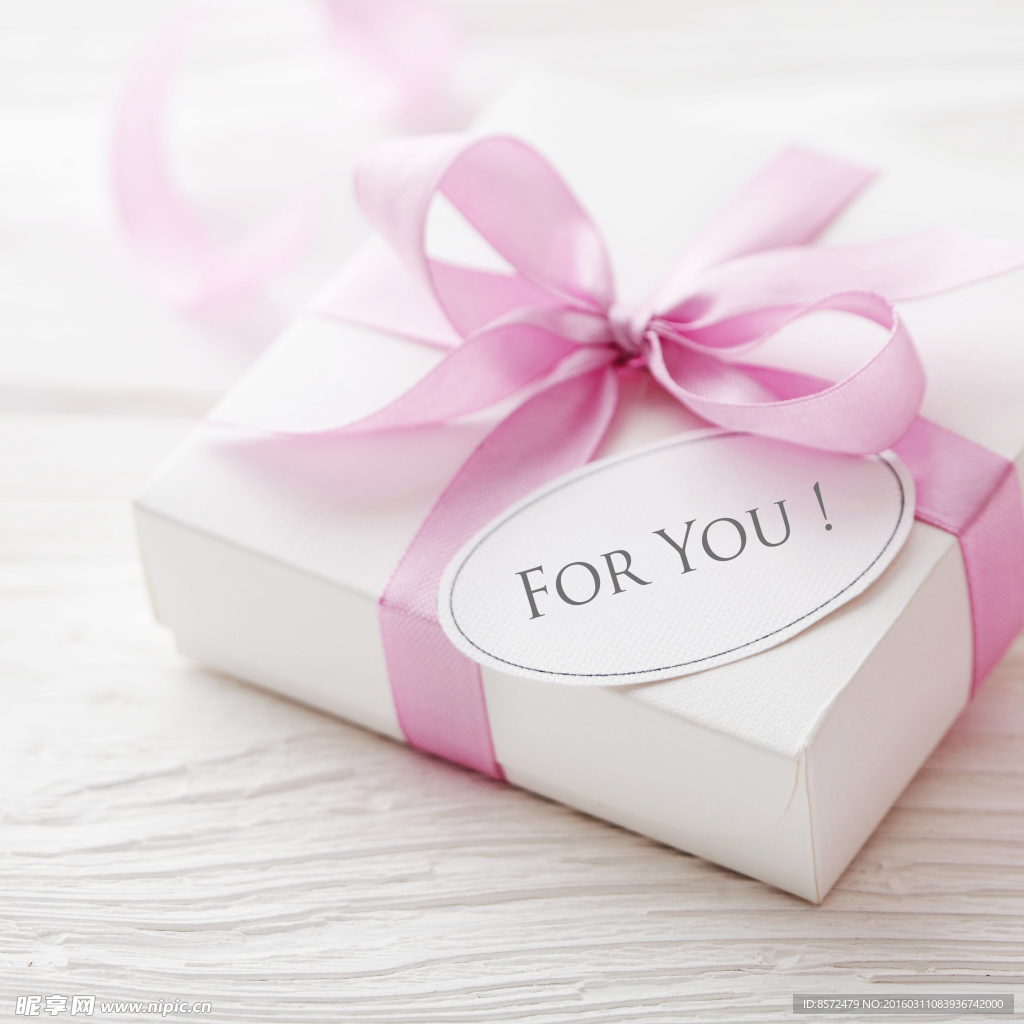 粉色花朵礼盒丝带蜡烛