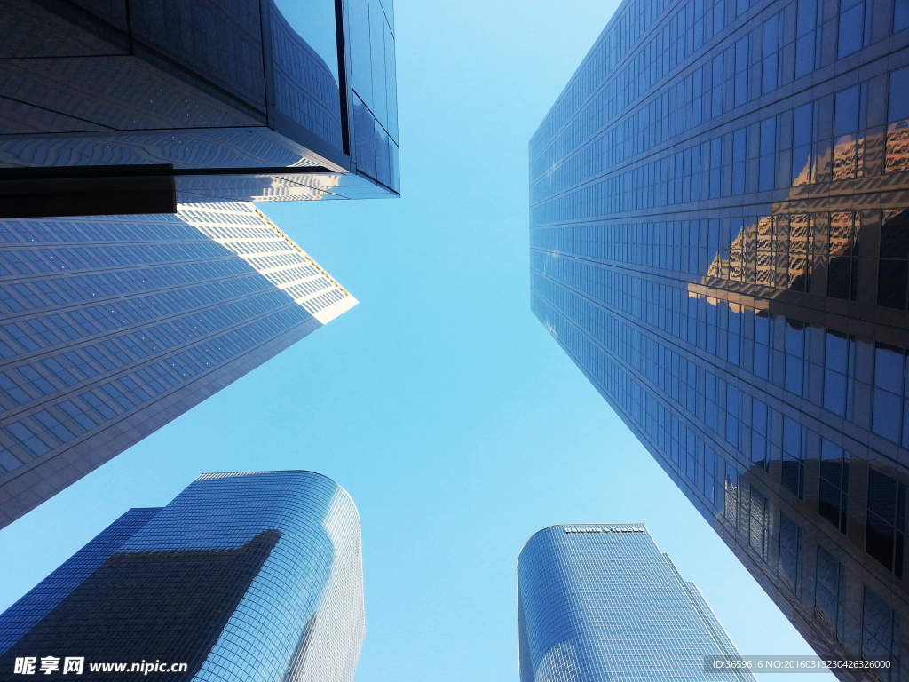 仰视建筑  玻璃幕墙