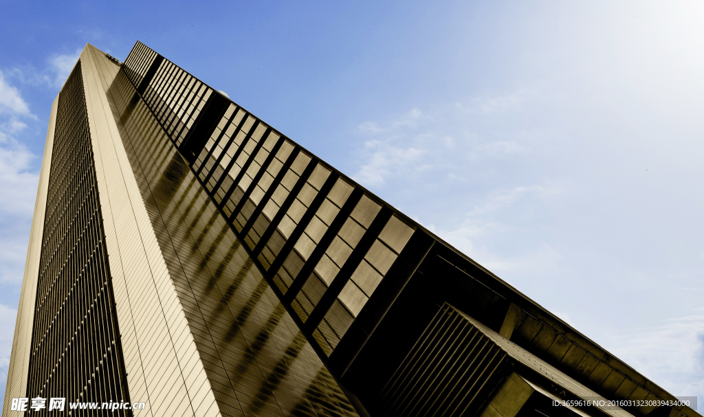 仰视建筑  玻璃幕墙