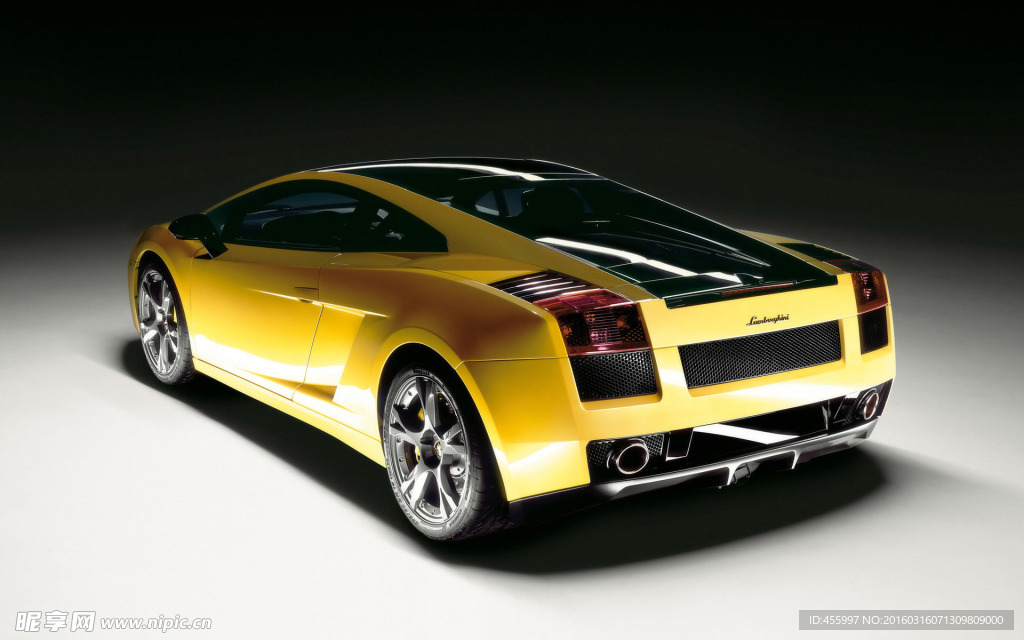 黄色兰博基尼超级跑车