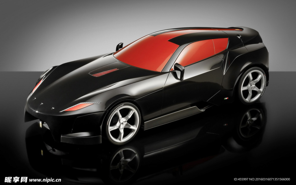 银灰色法拉利超级跑车