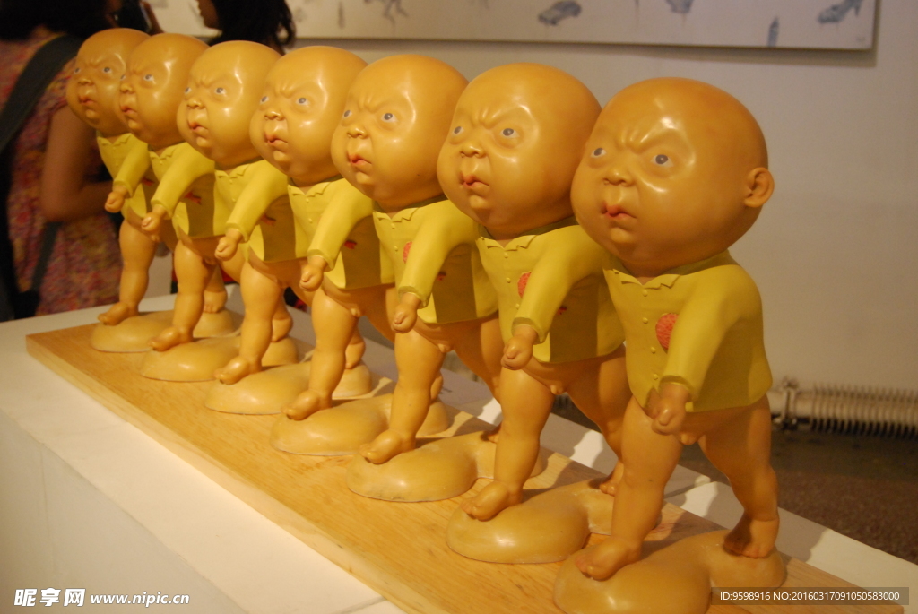 北京798艺术区雕塑小人