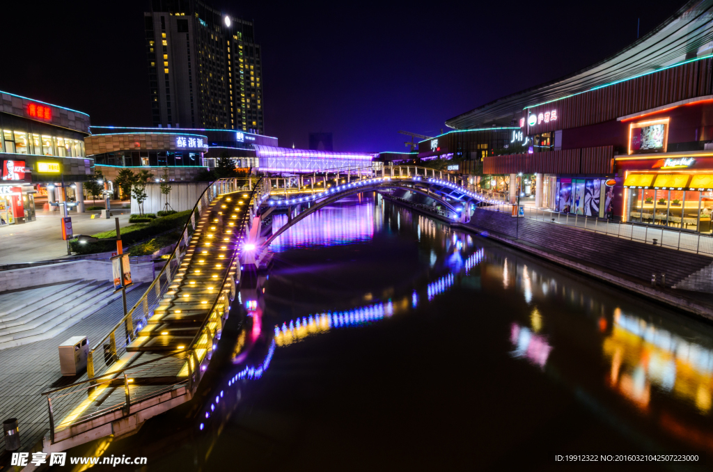 苏州市圆融时代广场夜景