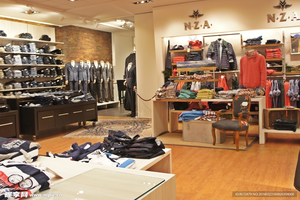 卖男士衣服的店铺