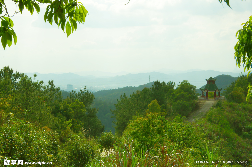 城市山水 山顶凉亭