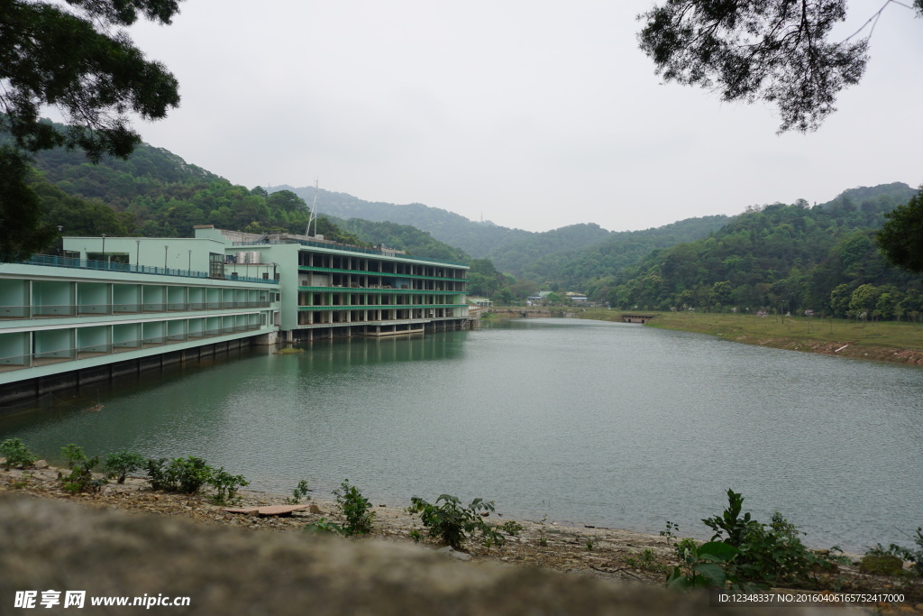 白云山下坑水库