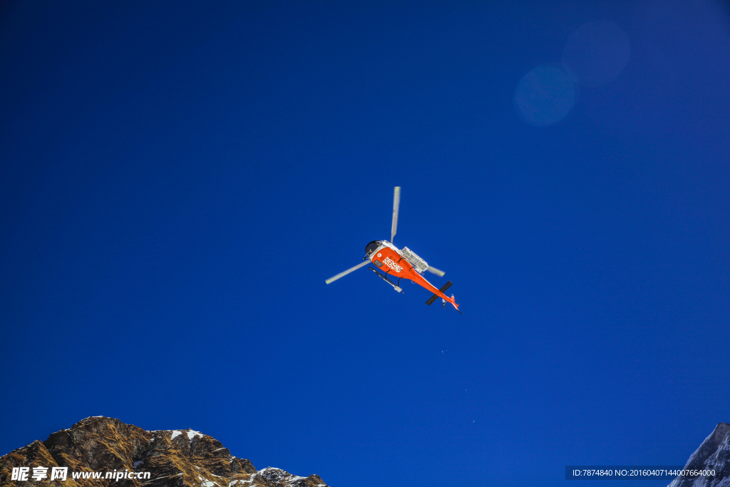 尼泊尔救援直升机