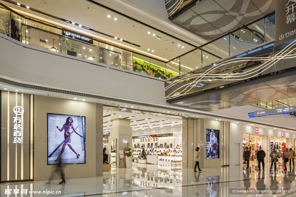 商场内部