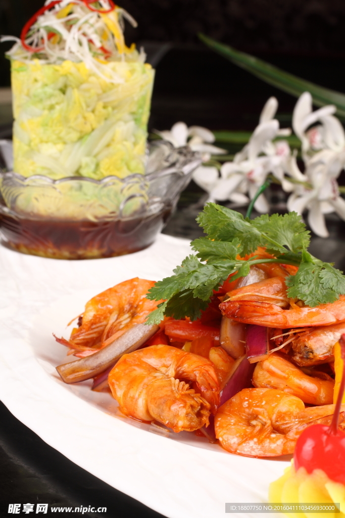 九味汁港虾配白菜