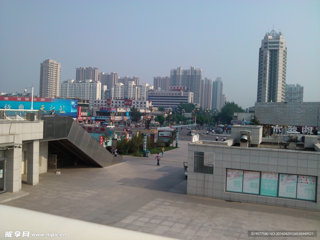 秦皇岛站前街一景