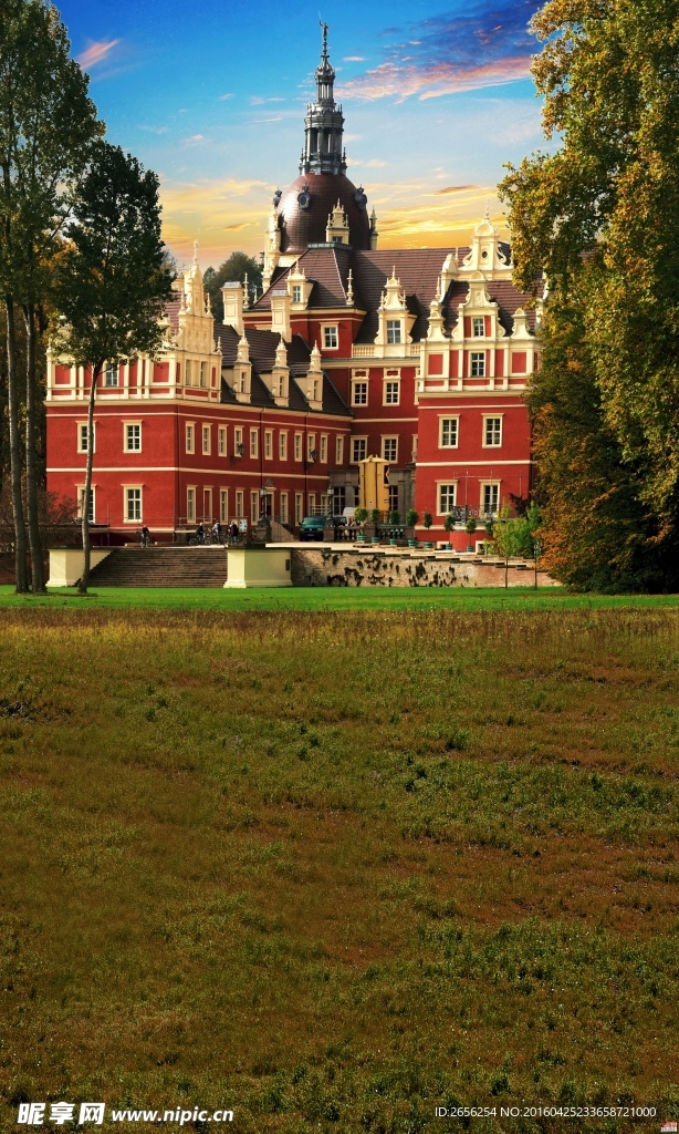 野外城堡 草坪竖幅风景