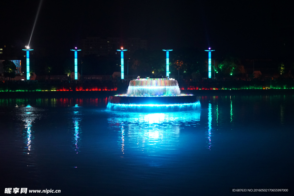 喷泉夜景