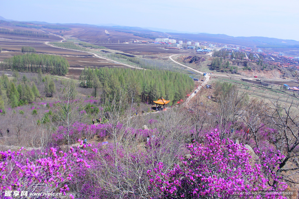 青山小镇摄影图片