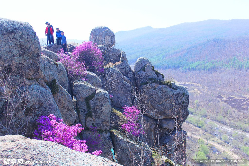 笔架山高峰游人图片
