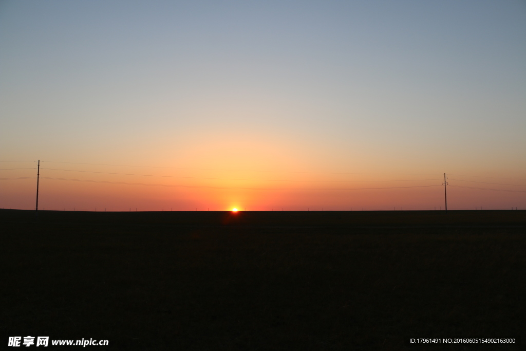 草原夕阳