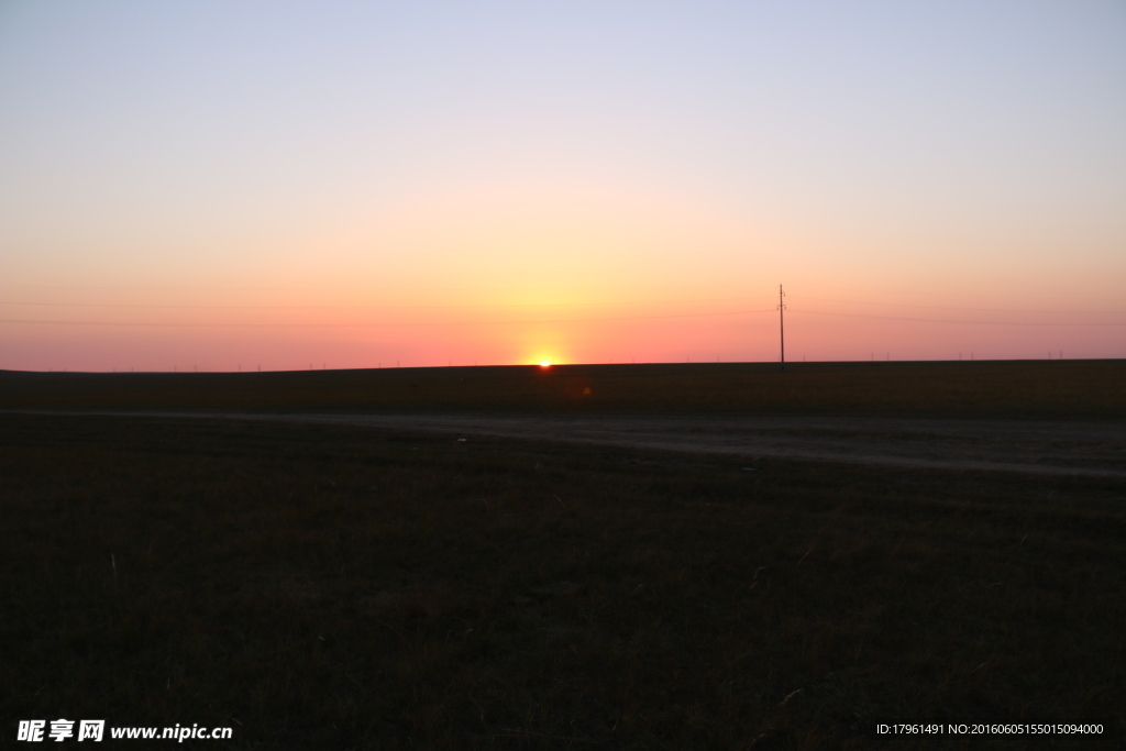 草原夕阳