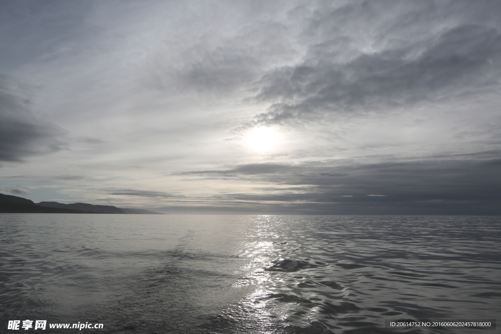 秋水共长天一色