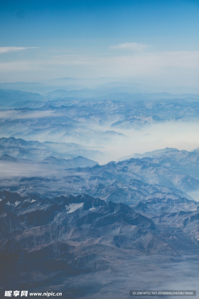 壮阔的山顶景色