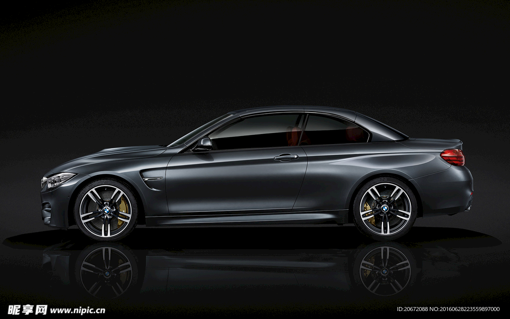 宝马BMW M4敞篷轿跑车