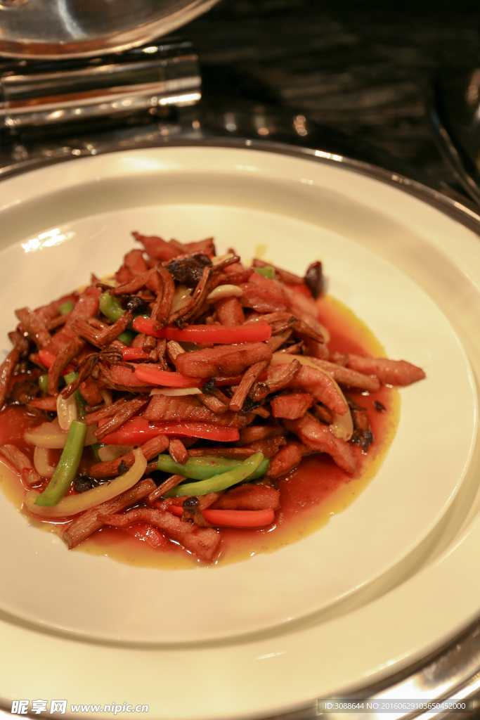 茶树菇炒肉片