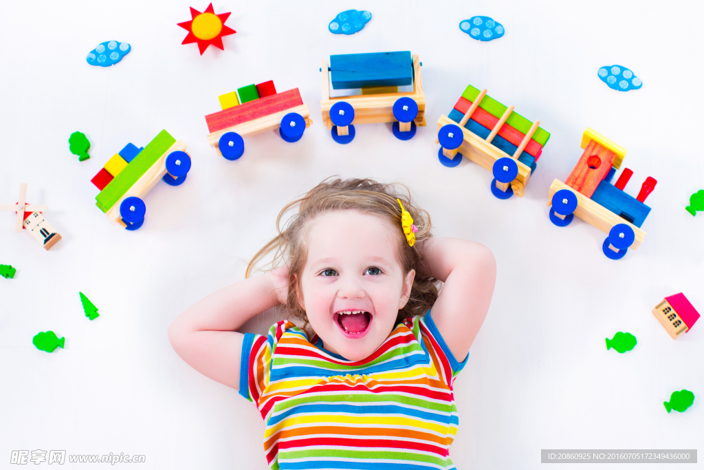 可爱婴儿玩具图片