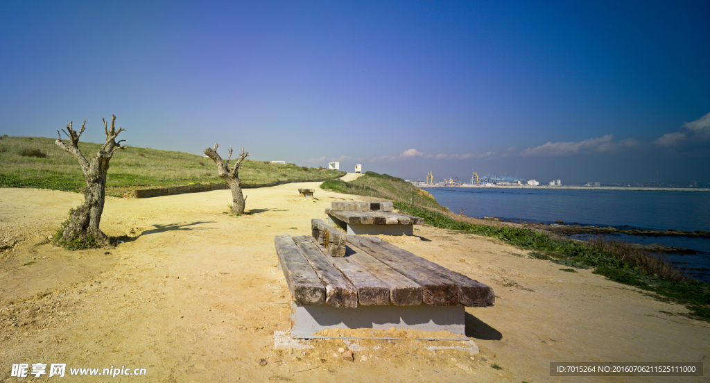 海边 凳条  木凳