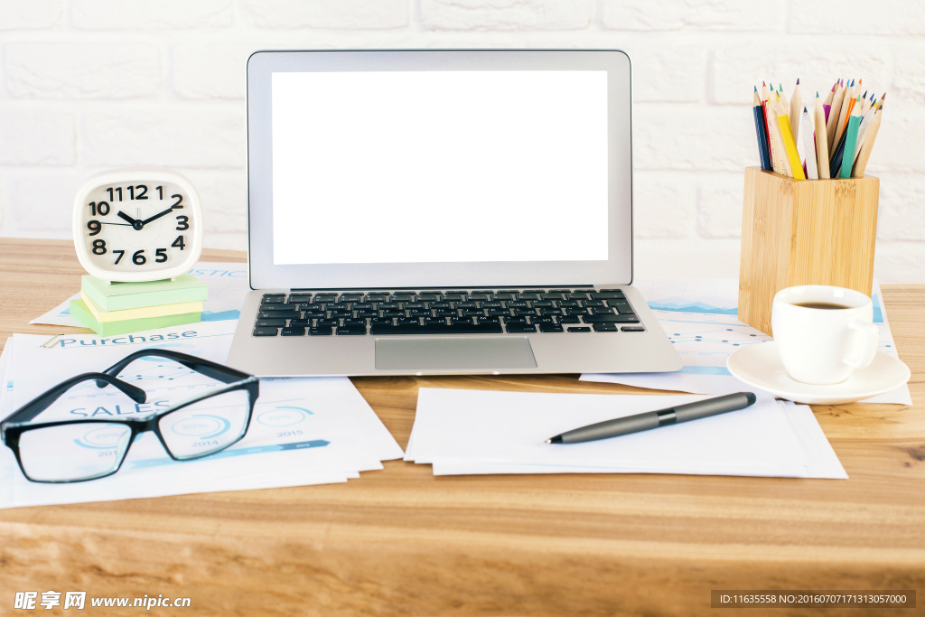 笔记本电脑工作台