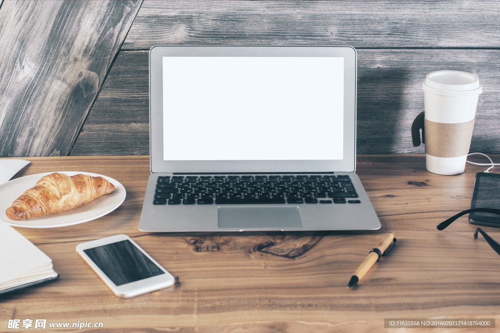 笔记本电脑工作台