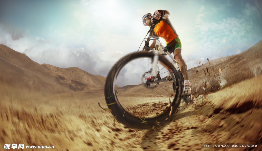 骑自行车旅行的人