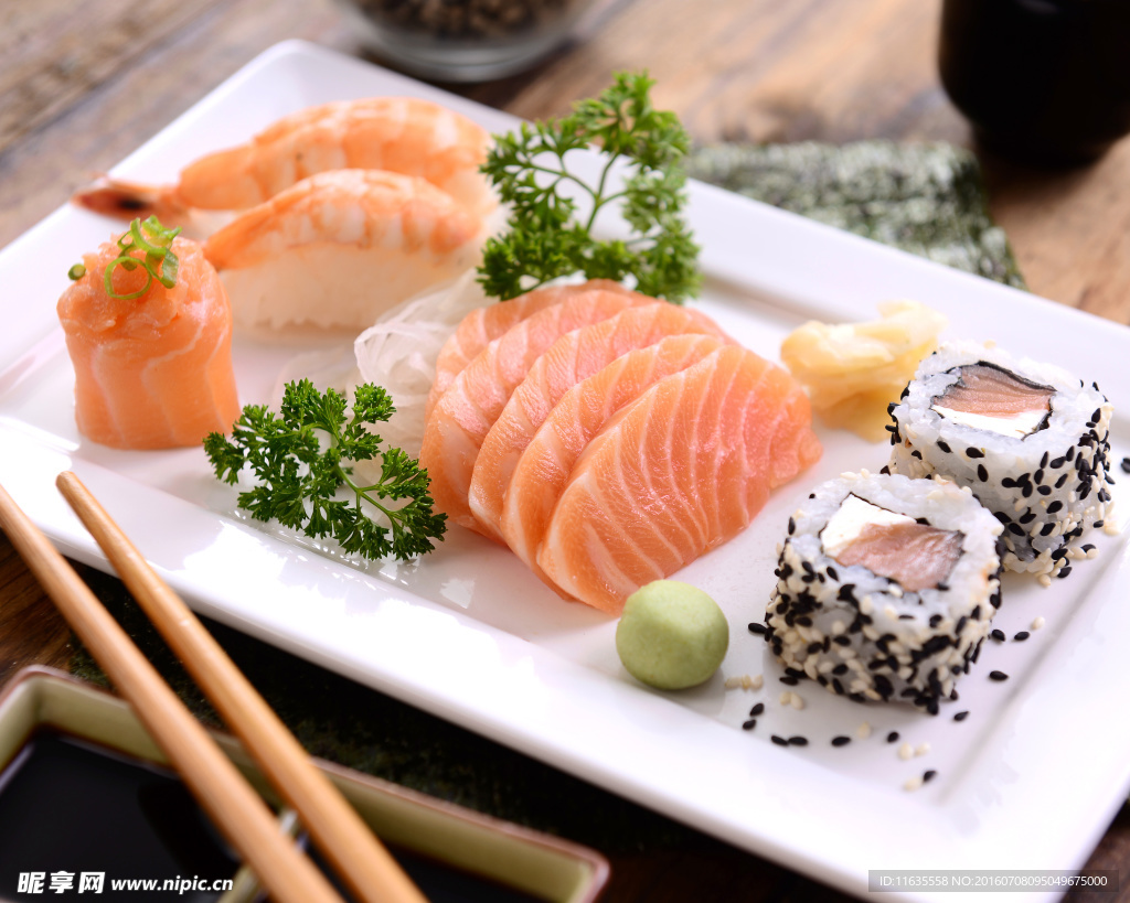 诱人的日本寿司美食