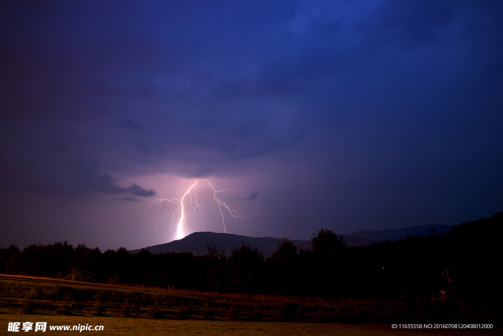 绚丽的雷电景色