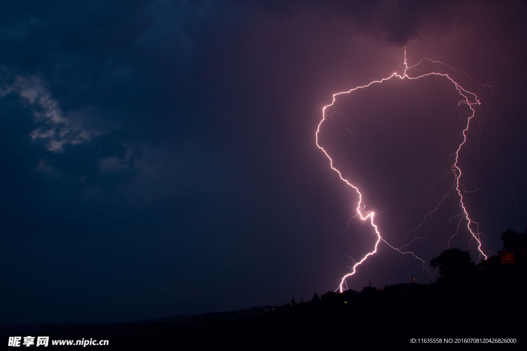 绚丽的雷电景色