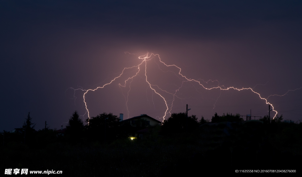 绚丽的雷电景色