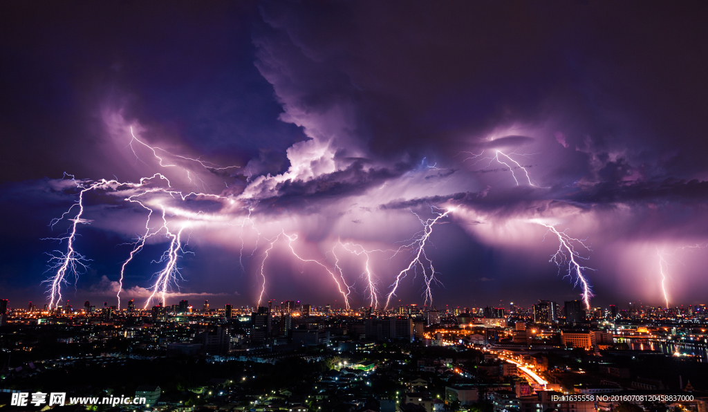 绚丽的雷电景色