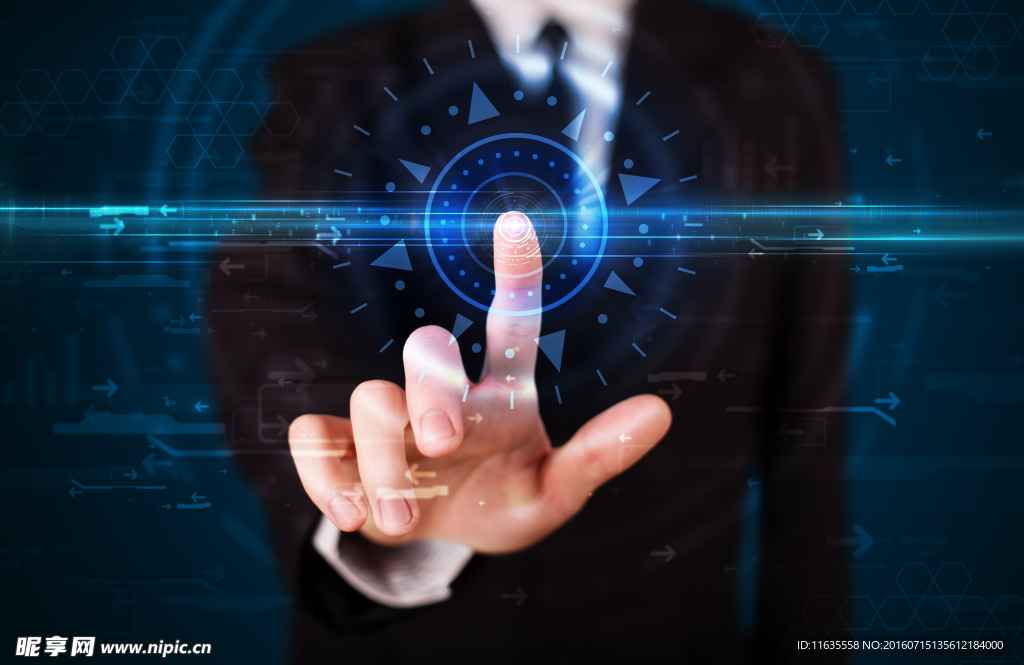 点击手势的商务男士