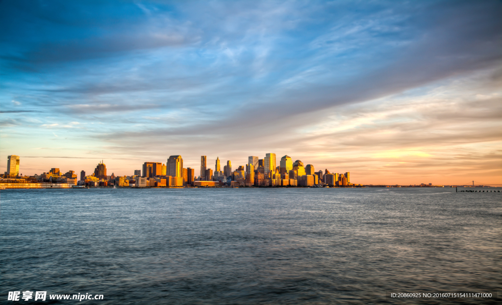 美丽的海上城市图片