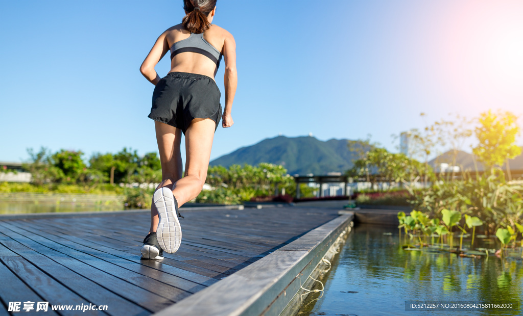 跑步美女