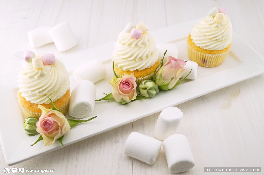 甜品小蛋糕图片