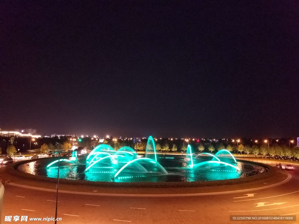 灯光喷泉图片