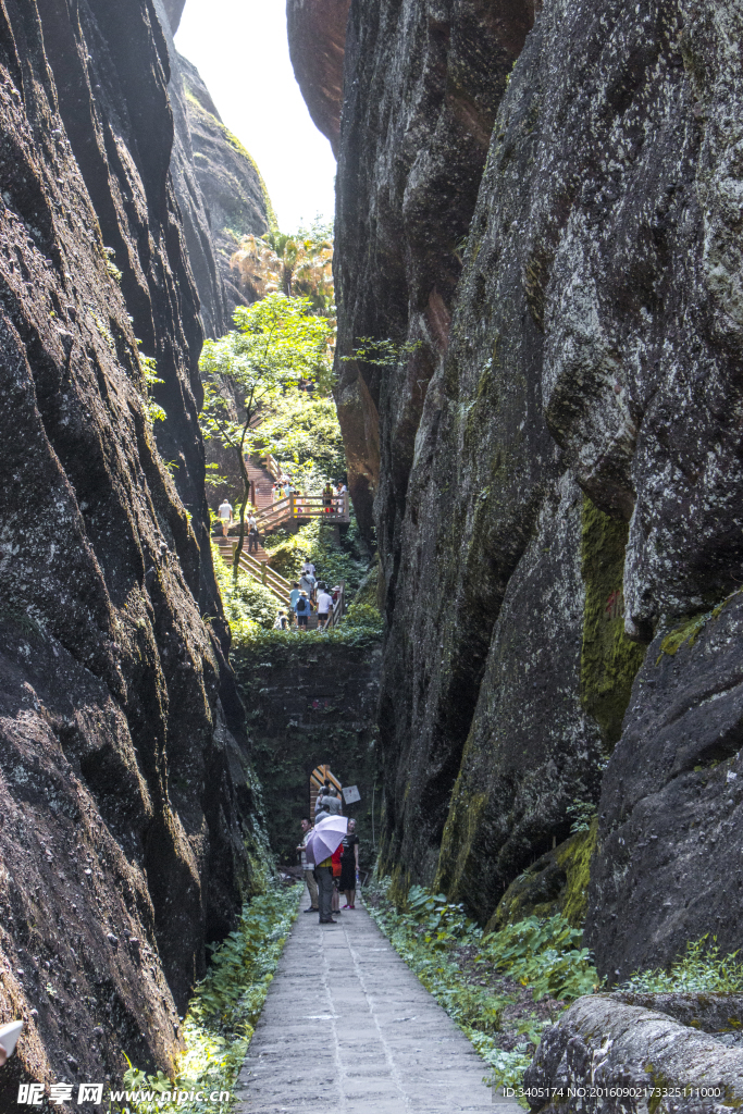 连城冠豸山一线天